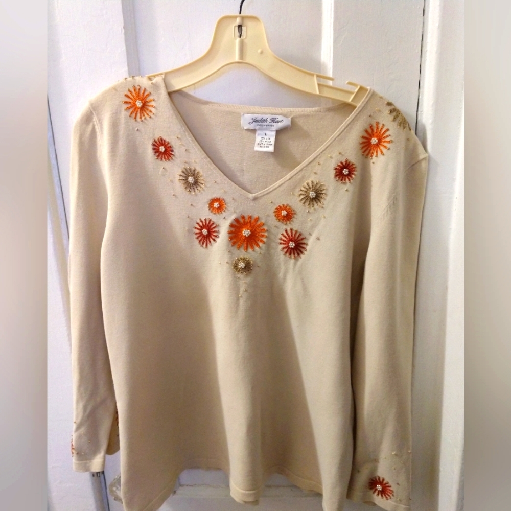Women's Top w/ Embroidery